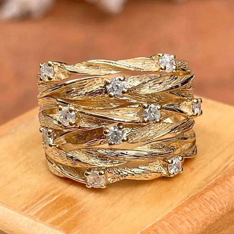 Serenade | Vintage gold ring with zirconia