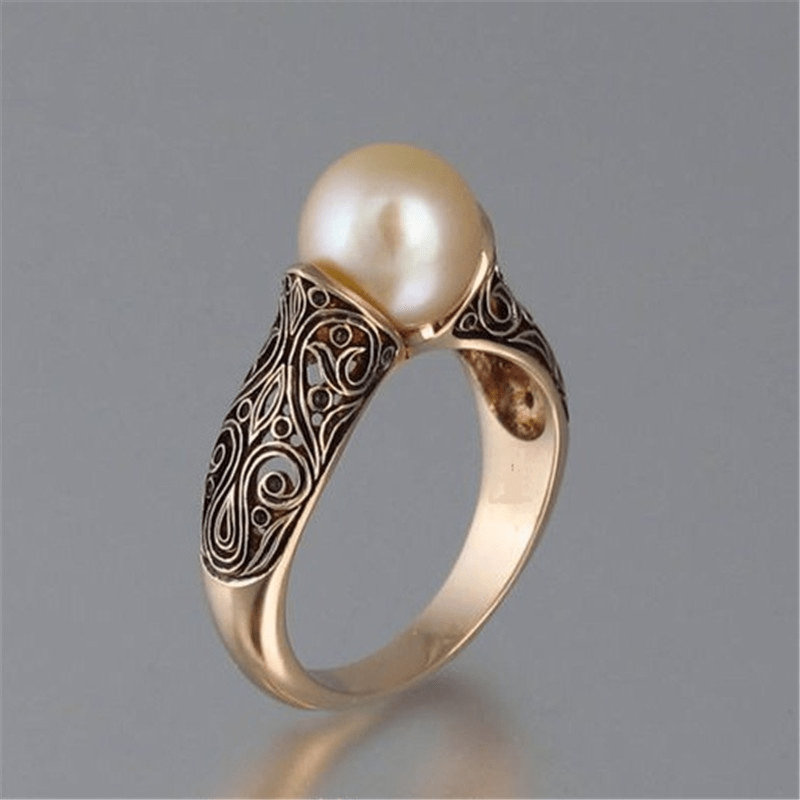 Pearl Dream | Vintage gold pearl ring