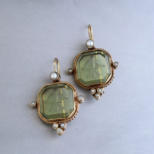 Twilight Ivy | Vintage green and pearl earrings